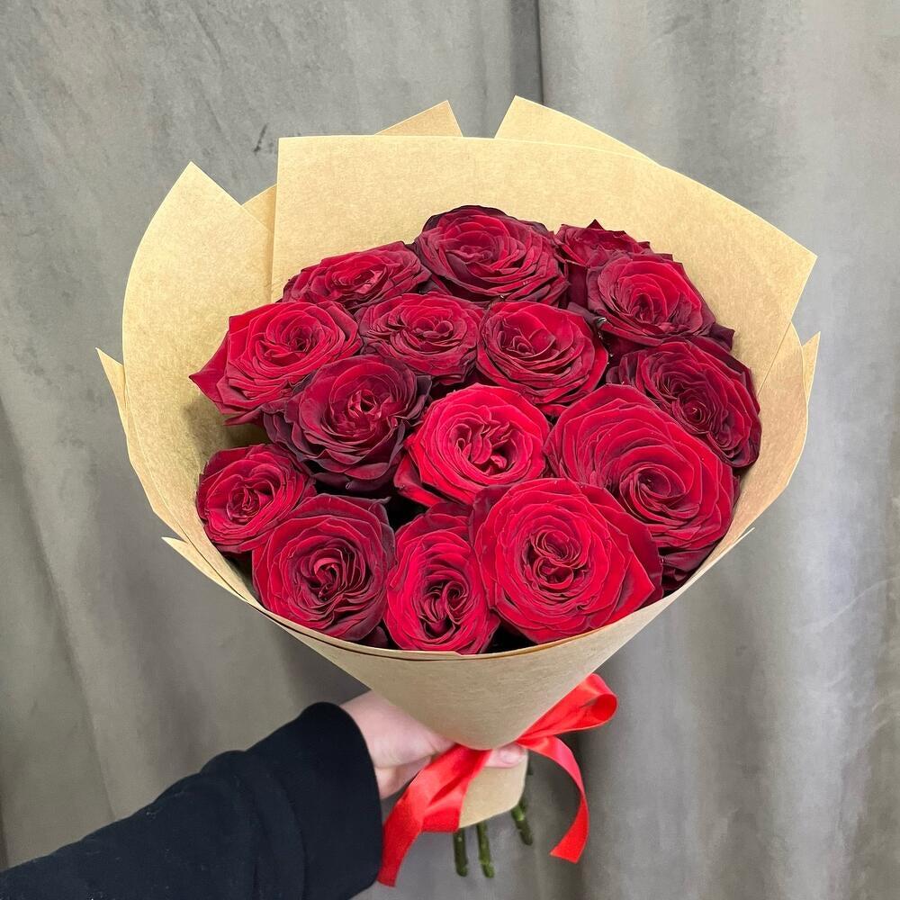 15 красных роз 🌹