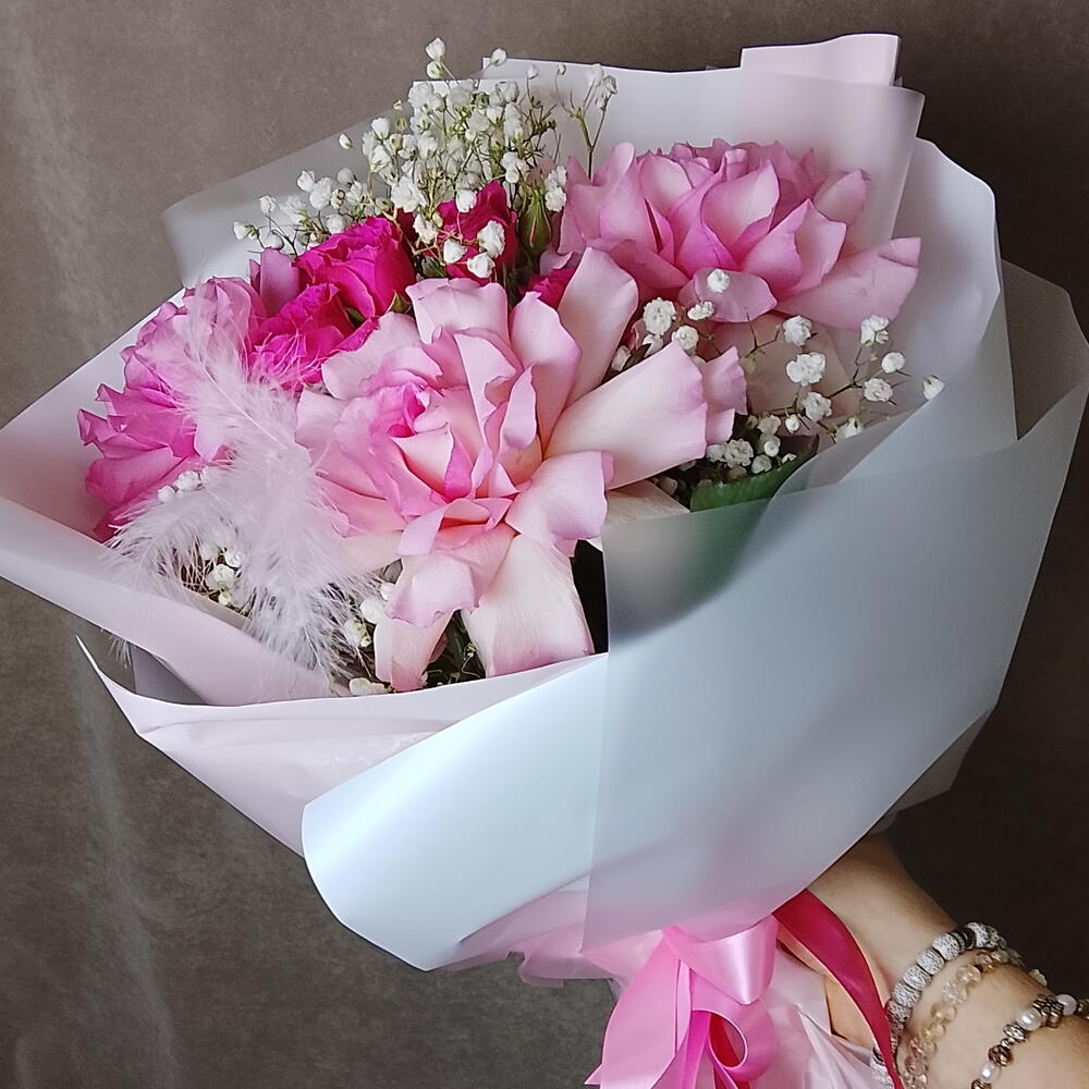 💮розы французские с кустовой и гипсофилой