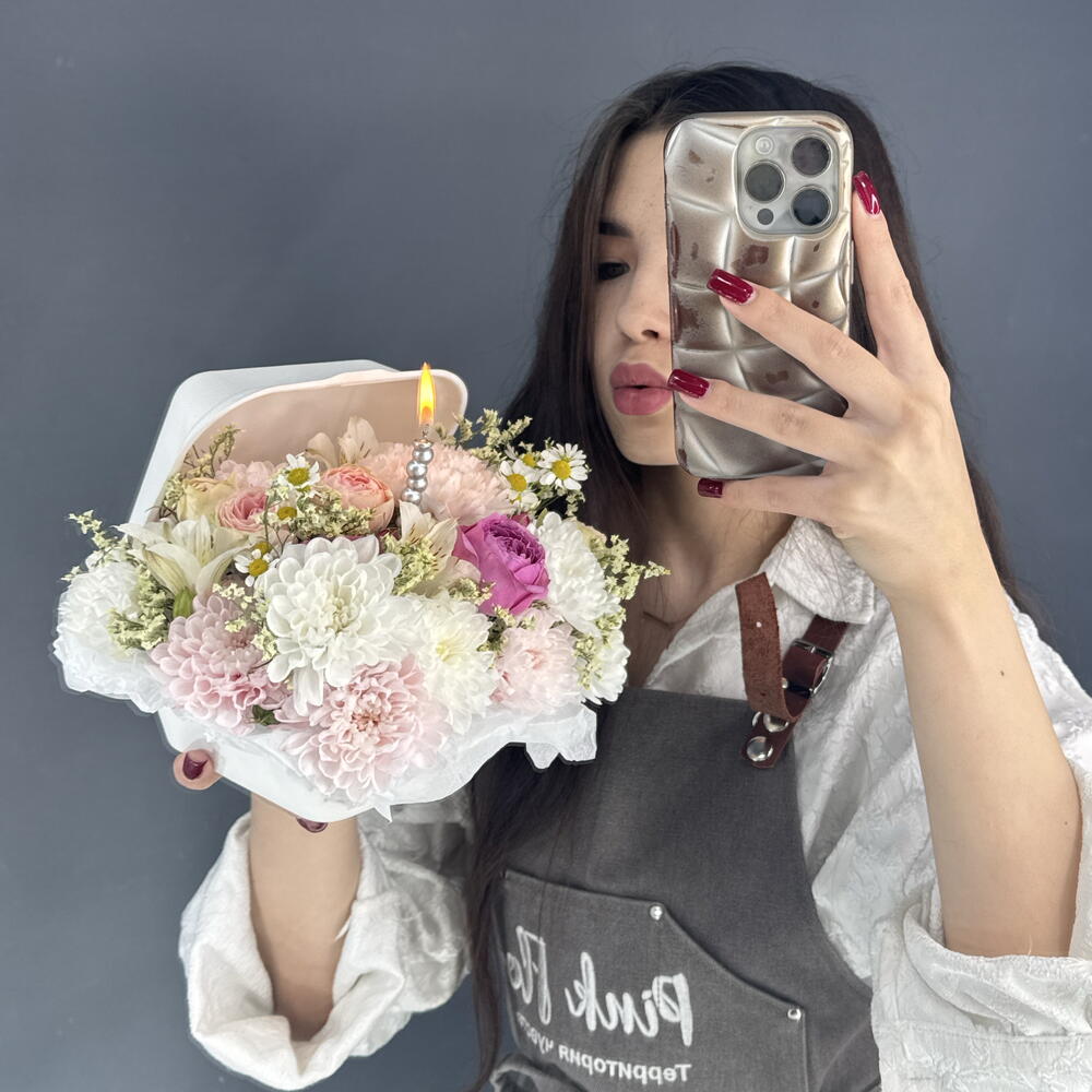 Бенто-Букет из цветов🎂💐 из Кустовой Розы, хризантемы Алтай и диантусов