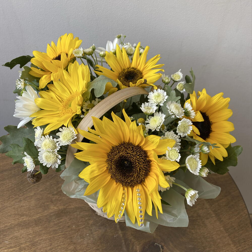 Лукошко с подсолнухами 🌻