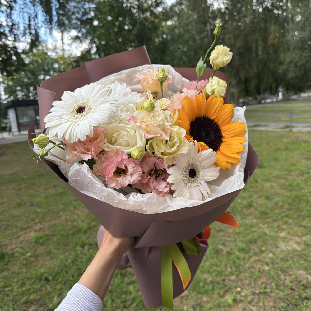Букет с подсолнухом