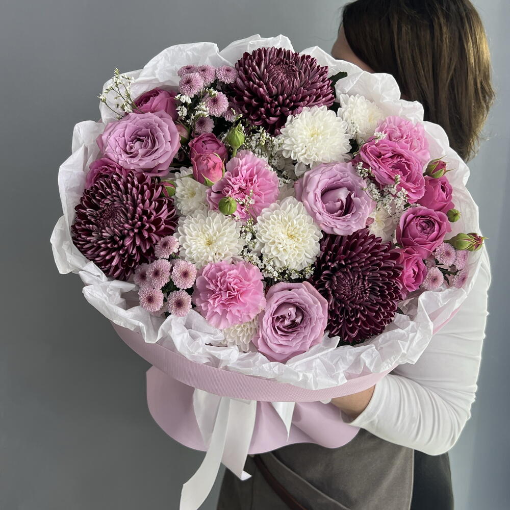 Букет королевский  👑 хризантема Бигуди 🌸 ароматная Роза  Маритим 💜 сиреневая Сантини 🩷