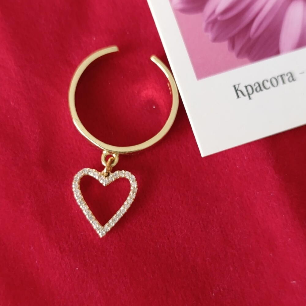 Нежное кольцо с фианитами
