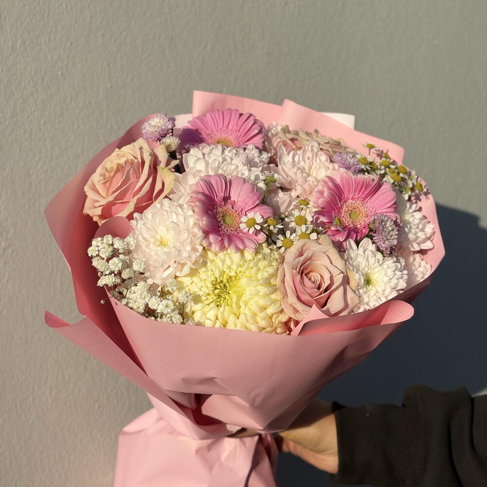Букет из нежной герберы  и стильной ромашки 🌸