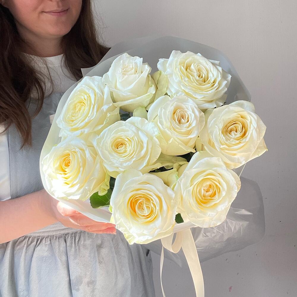 9 пионовидных роз💐