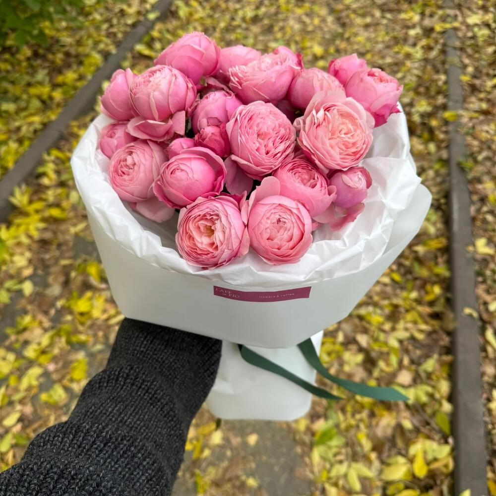 Букет из кустовых роз
