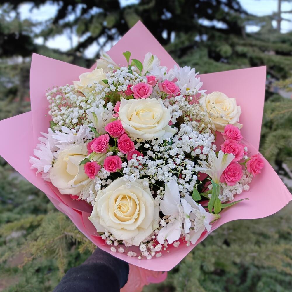 Ramo de rosas prefabricadas