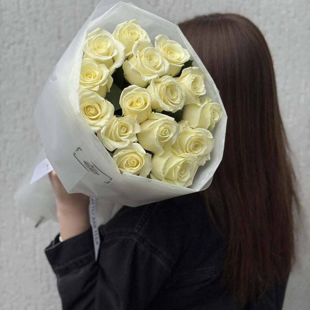 Букет «Белая симфония» белые розы 15 шт