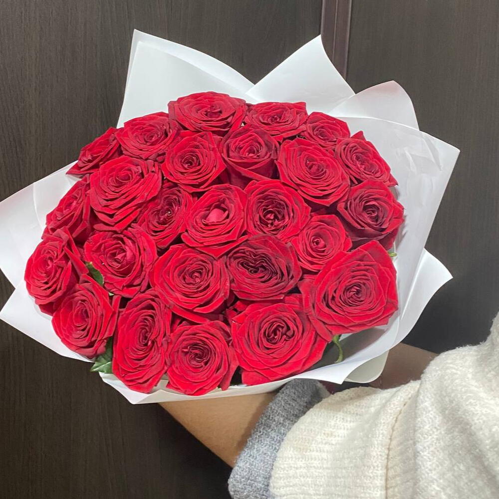 Нежный букет из 25 роз