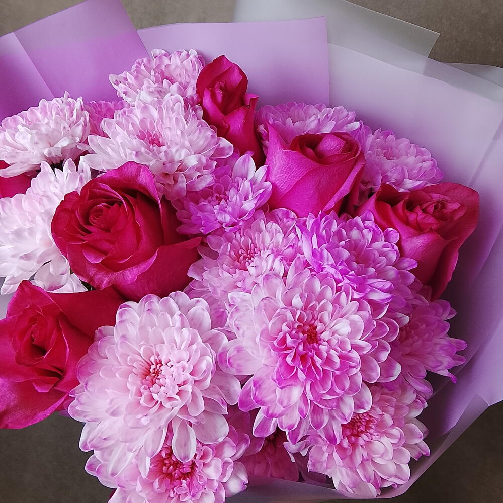 💗розы алые с хризантемой
