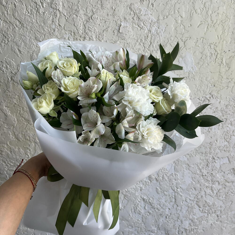 Букет в бело-зеленых оттенках