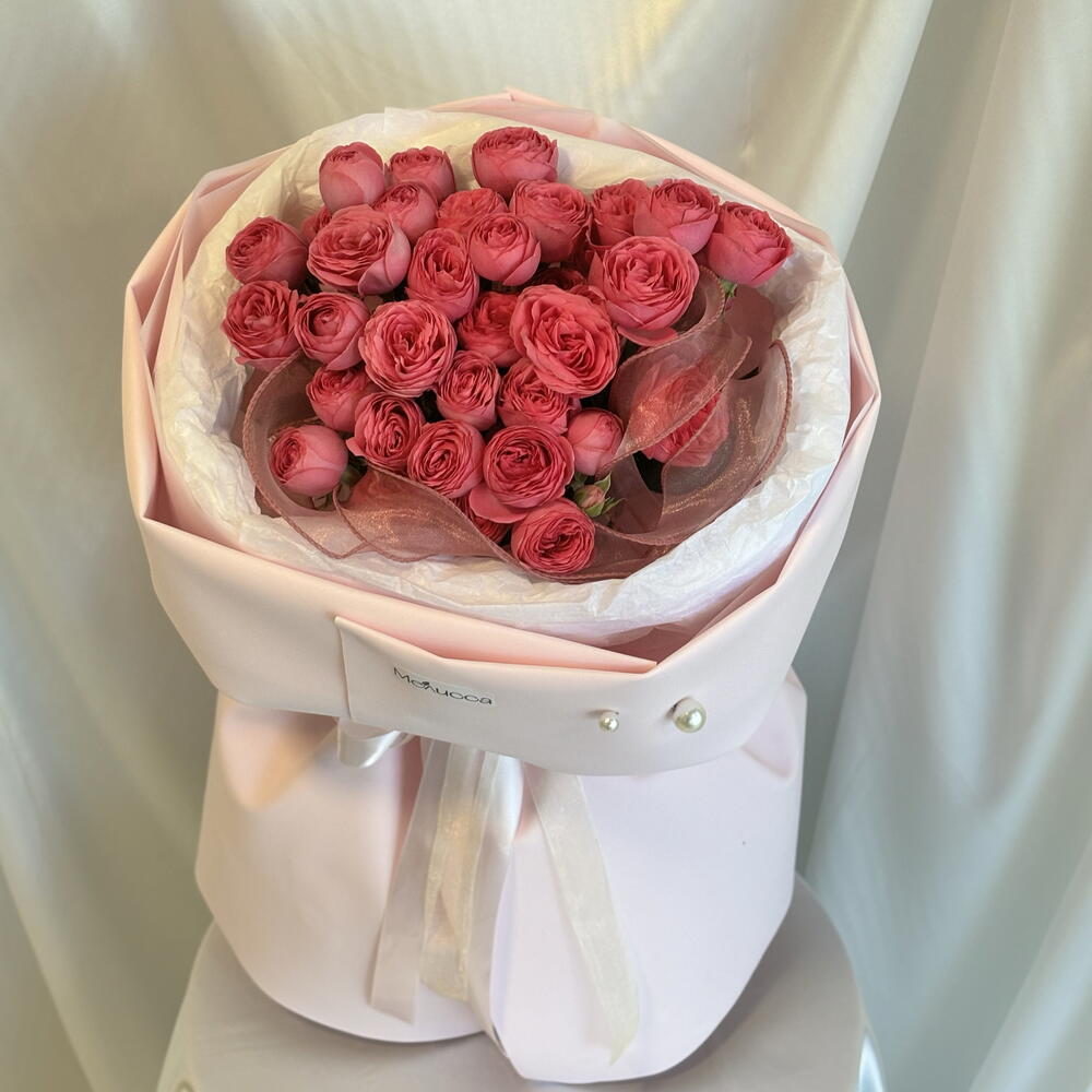 Кустовые розы фуксия🌸