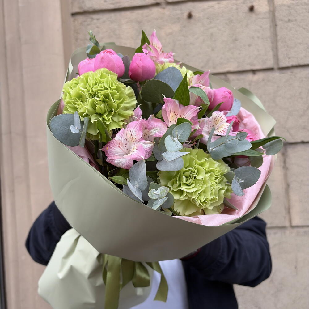 Букетик🌸💚 «Нежный контраст»💚 пион роза с альстромерией и диантусами