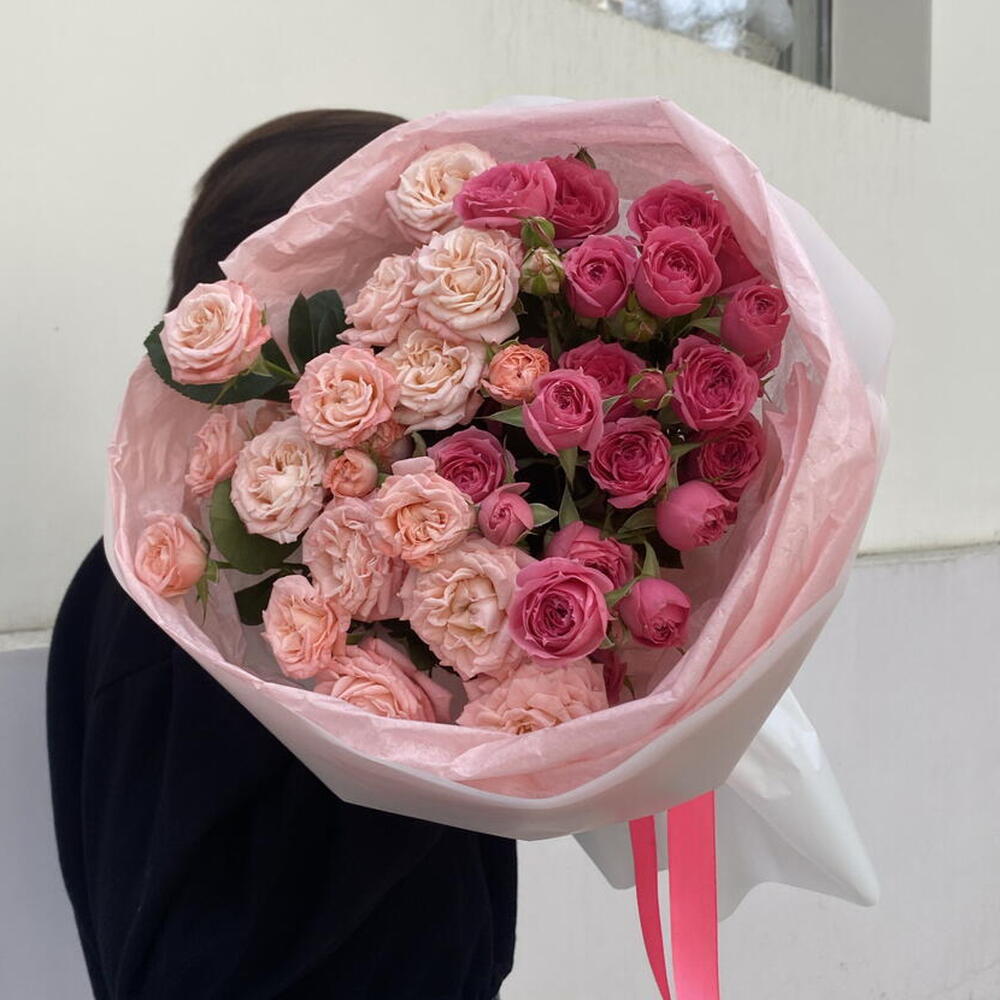 Сборный дуо букет из 9 кустовых роз 💛🩷