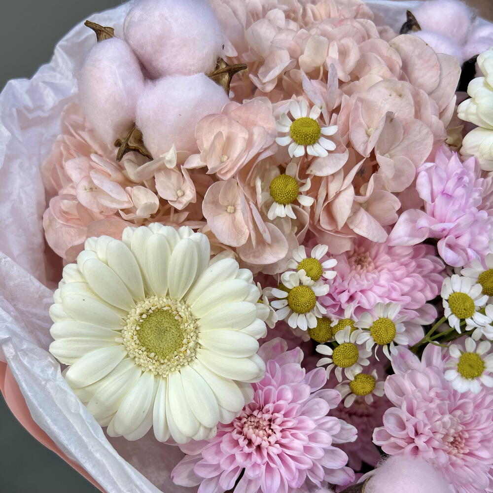 Букет «Вторая весна💕» с гортензией, герберой, ромашкой, хризантемой , хлопком