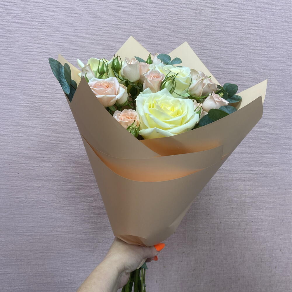 Ramo con rosa de peonía