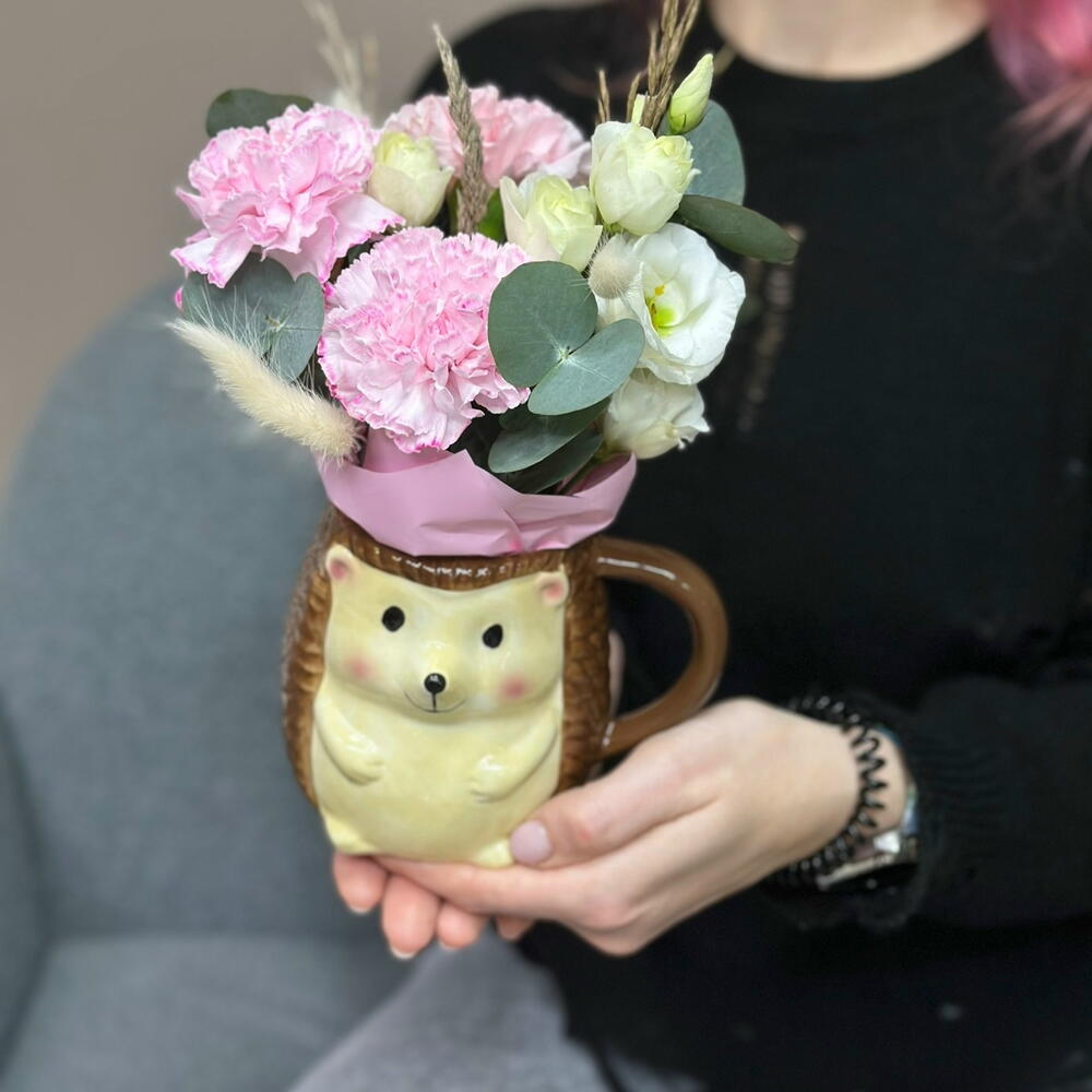 Ежик с цветами