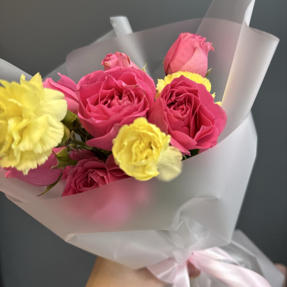 Мини букет комплимент 💐  Роза кустовая, диантус кустовой, на День учителя