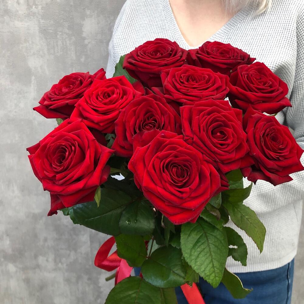 Букет роз 11 RED красные