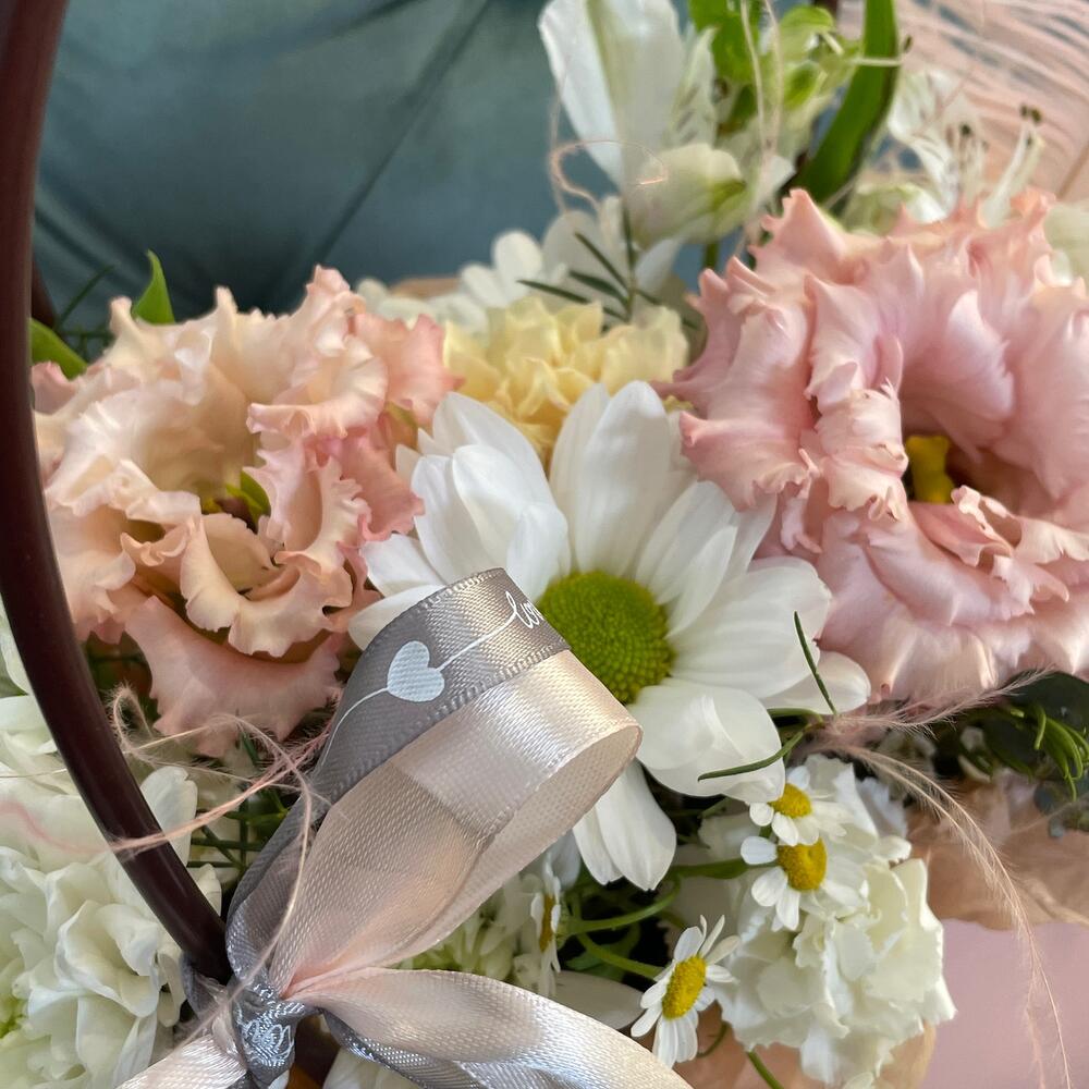Элегантная сумочка с эустомой🌸