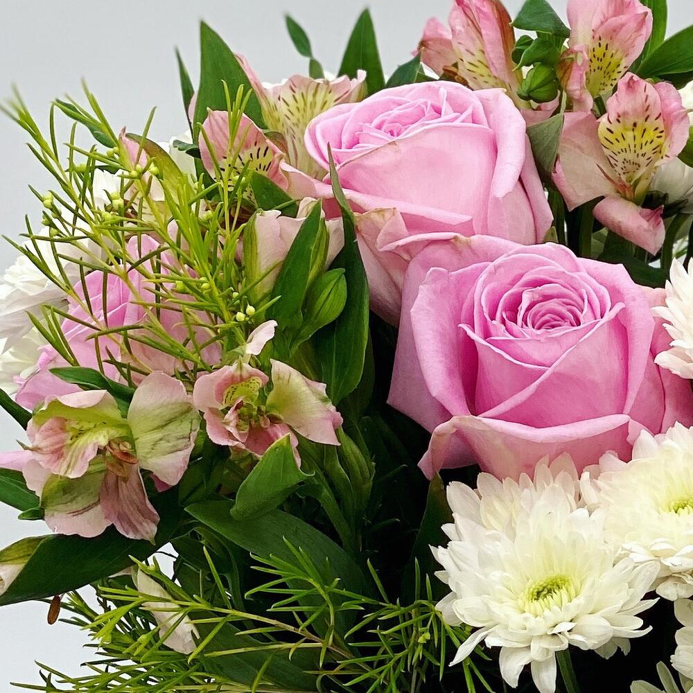Blushing, Flowers & Gifts Paphos, buy at a price of 2690 RUB, Florists
