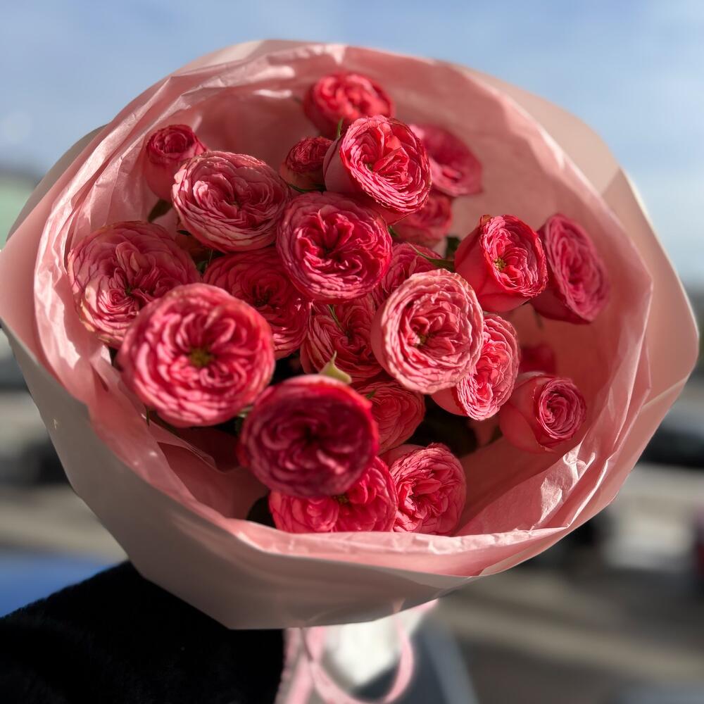 Bouquet of Havi peony-style shrub roses "Tender Petals"