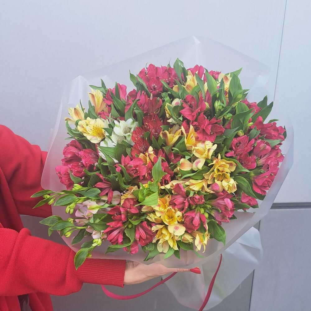 Микс из альстромерии 💐