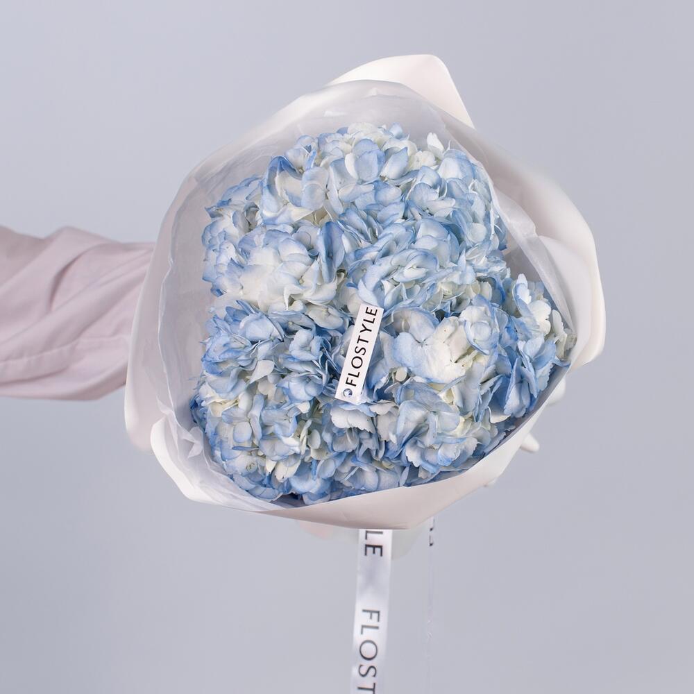Букет из 3 голубых гортензий Light Blue