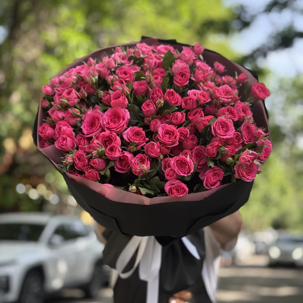 «Love in Bloom»