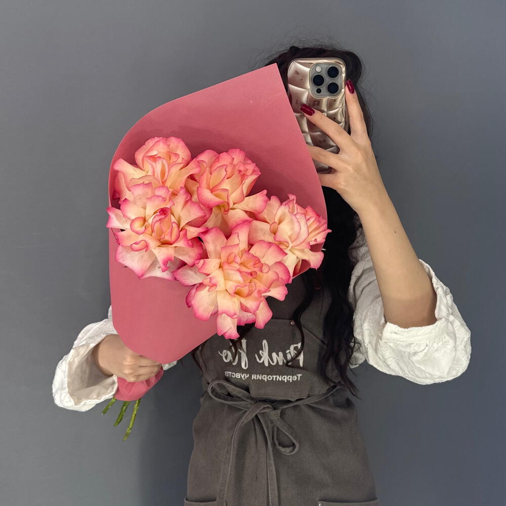 Монобукет💖 из бело-розовой Француской Розы Джумилия 5 шт