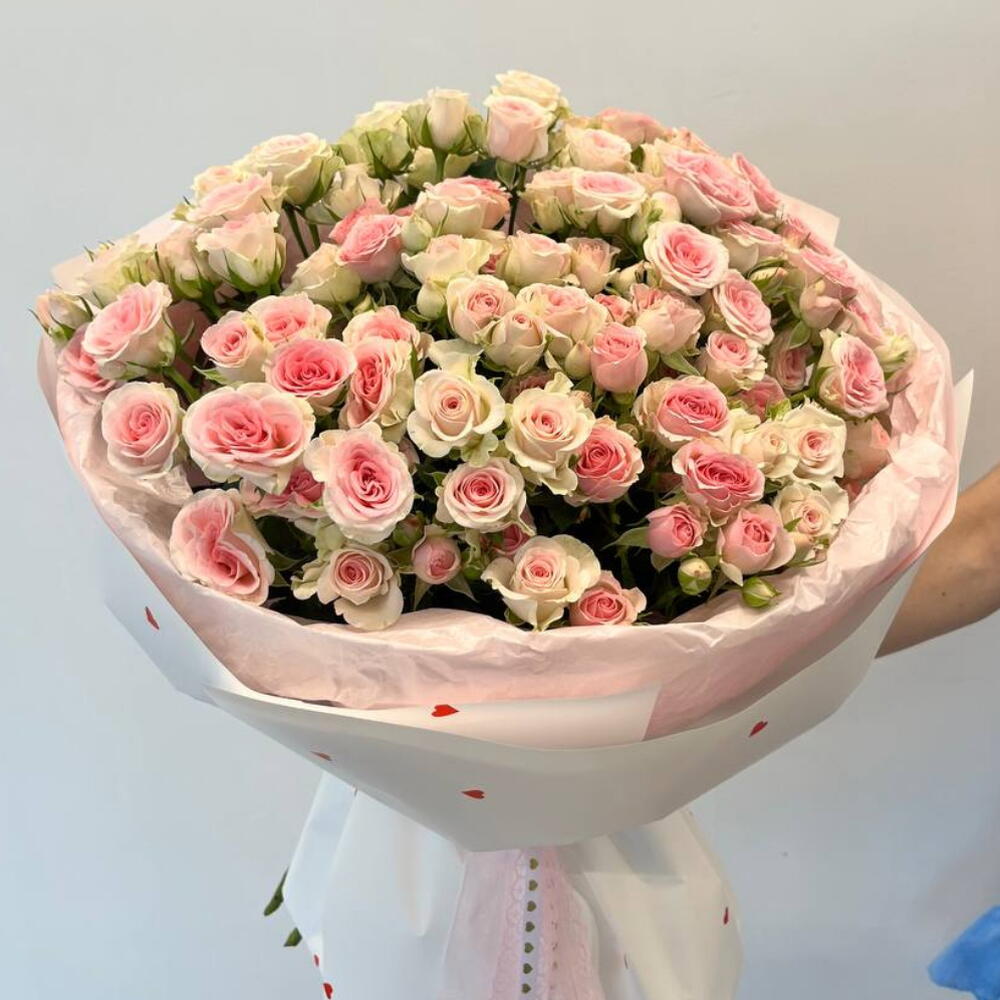 Нежный букет из кустовых роз Good mood