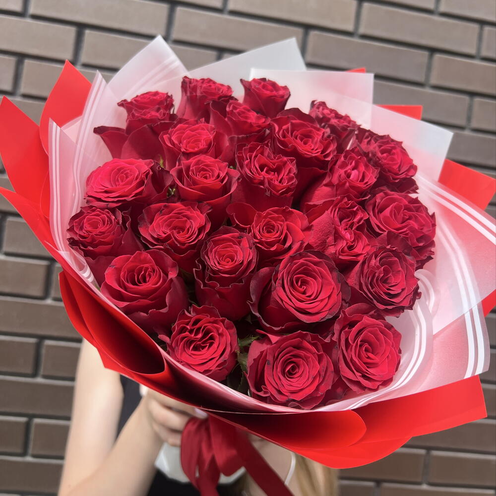 Букет красных роз 25