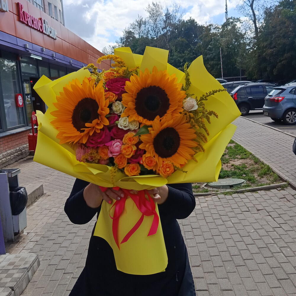 Букет Солнца из подсолнухов