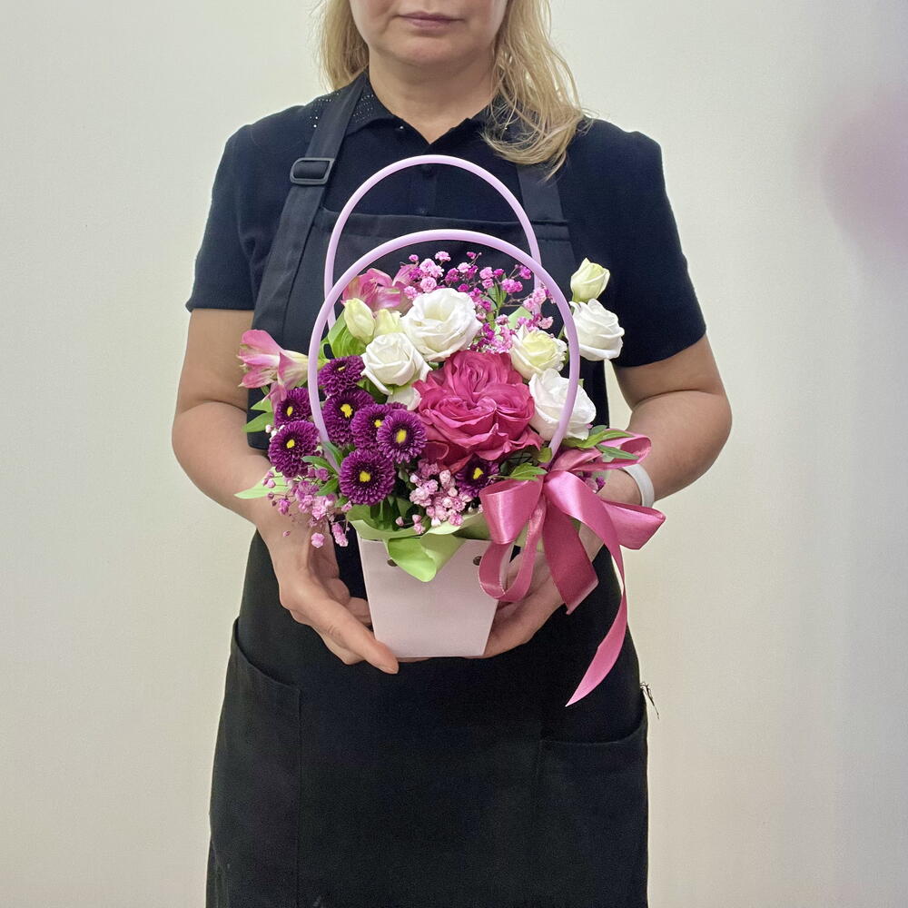 Композиция Яркий комплимент из лизиантуса и пионовидной розы