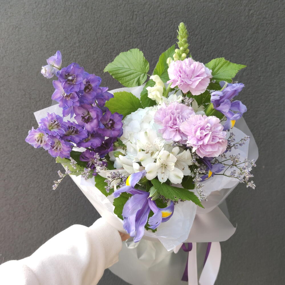 Букет с дельфиниумами💜