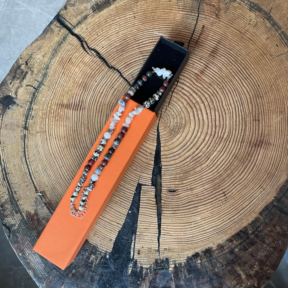 Колье из натуральных камней