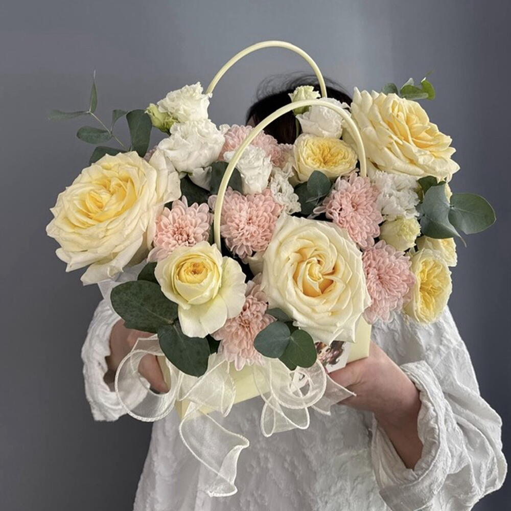 Композиция нежная 💛 пионовидная Роза 💛💛💛 Роза кустовая пионовидная 🌸 эвкалипт 🌿