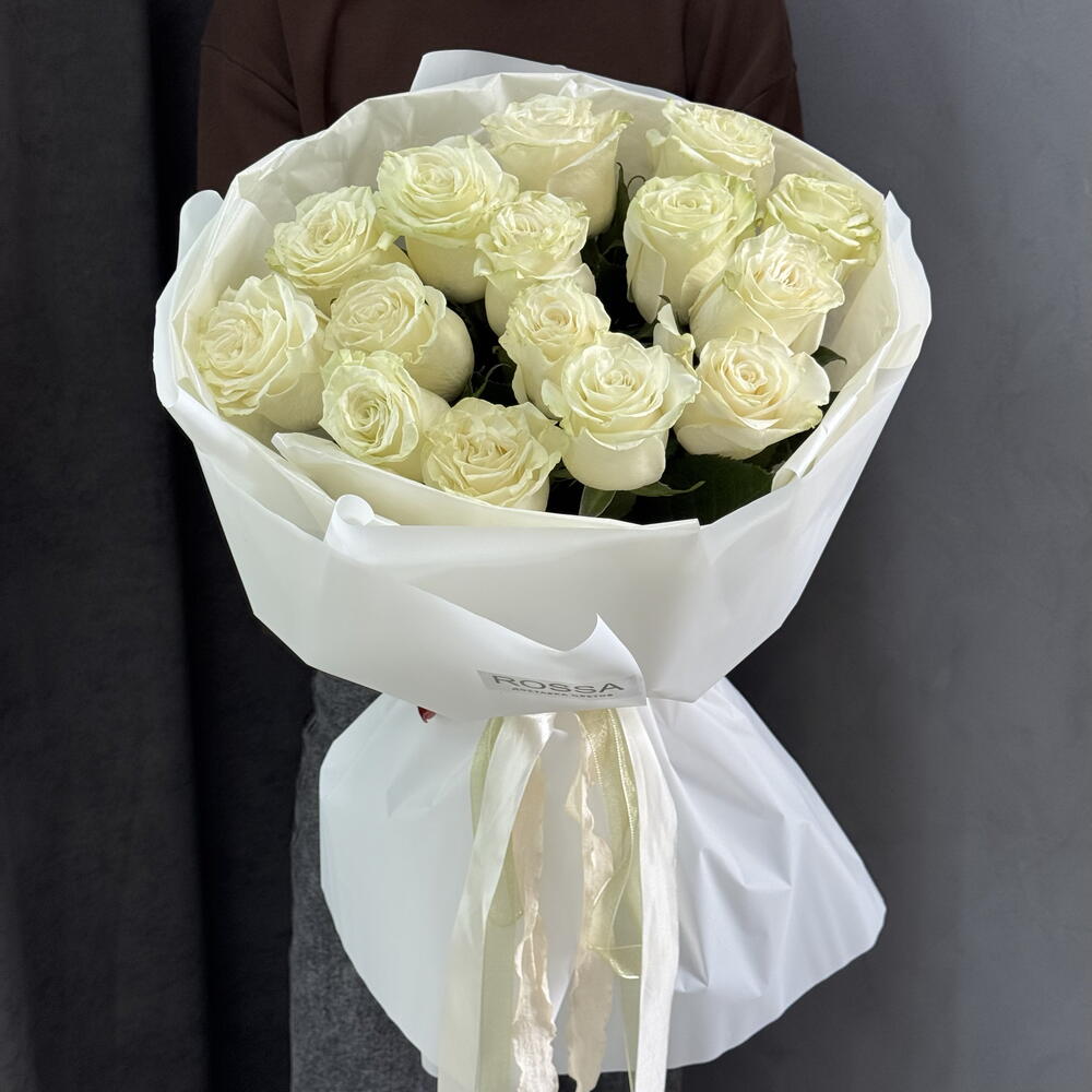 Букет из 15 белых роз