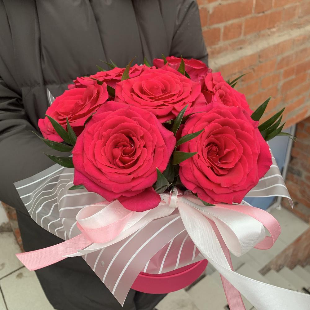 Розы в шляпной коробке