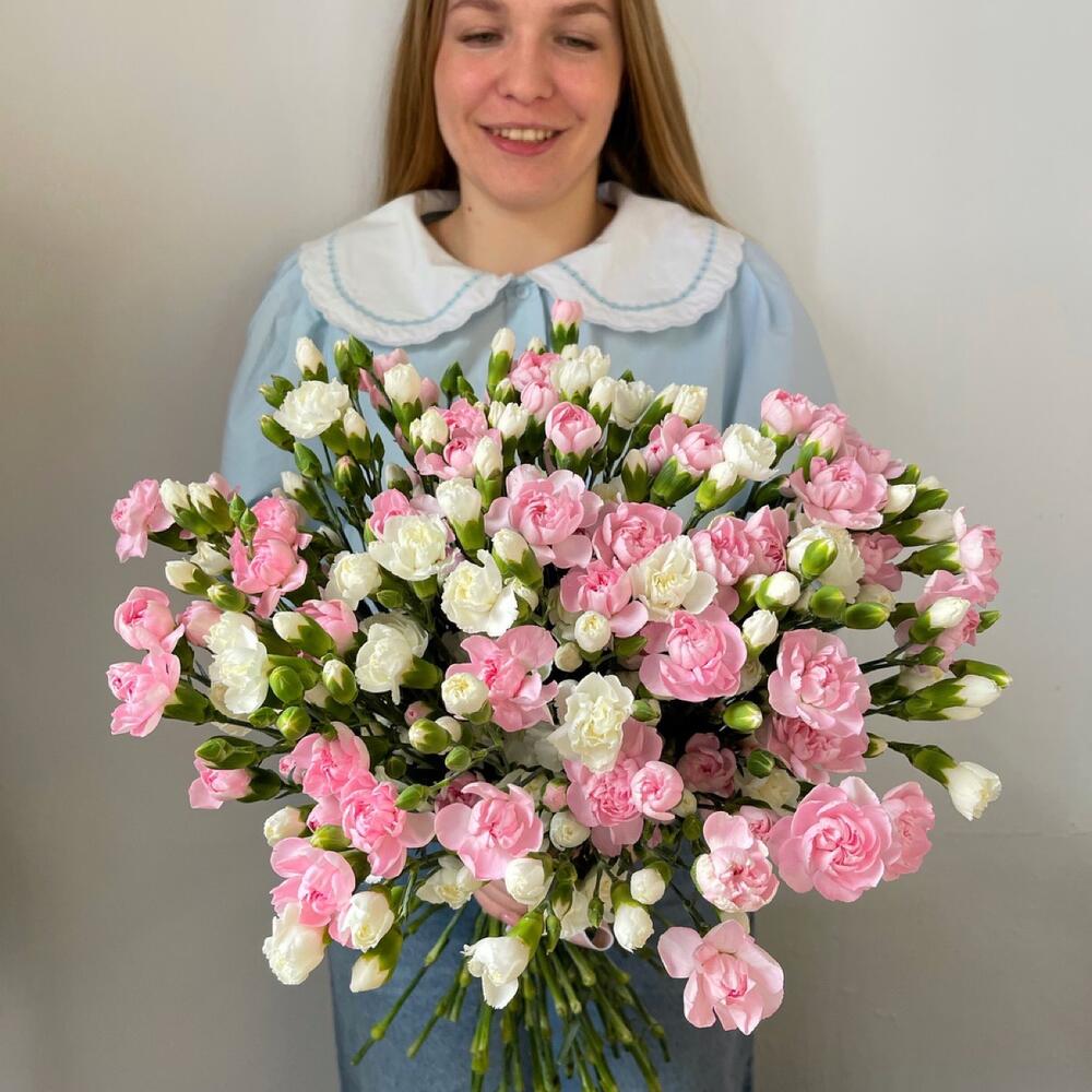 35 кустовых гвоздичек