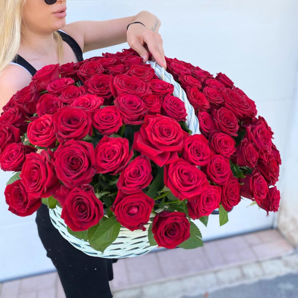 Корзина из 101 Красной Розы