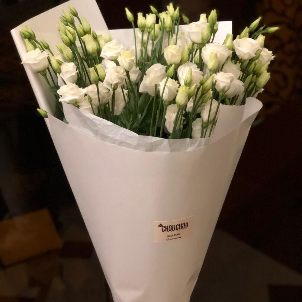 Микс из белой  эустомы