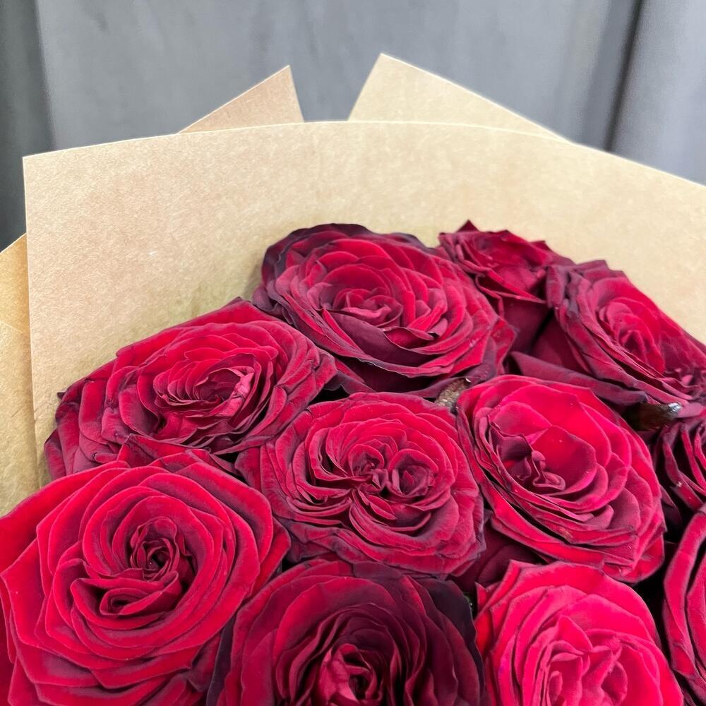 15 красных роз 🌹