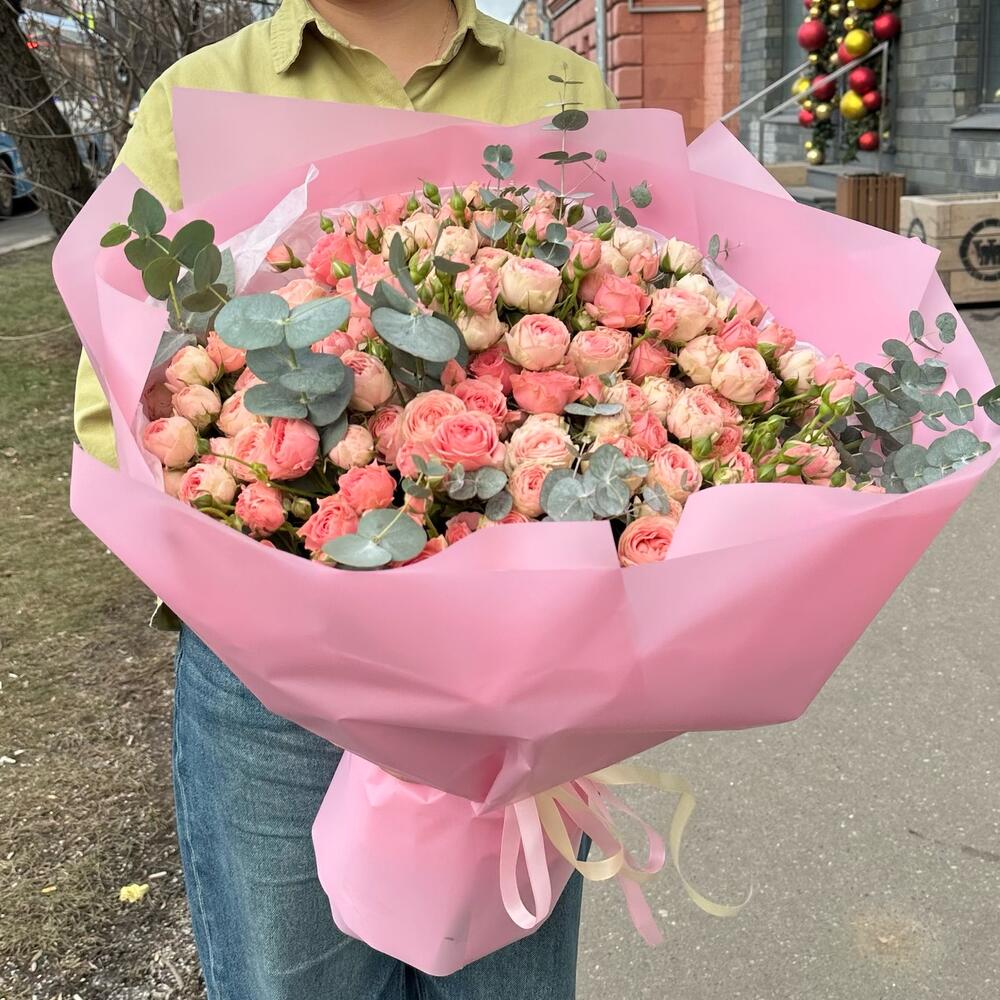 Пионовидные кусты с эвкалиптом