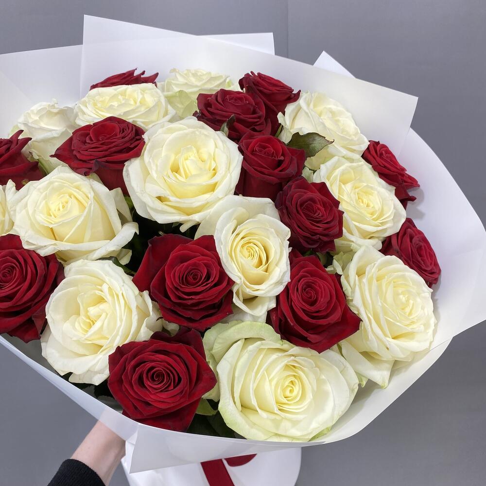 Букет из 25 роз микс