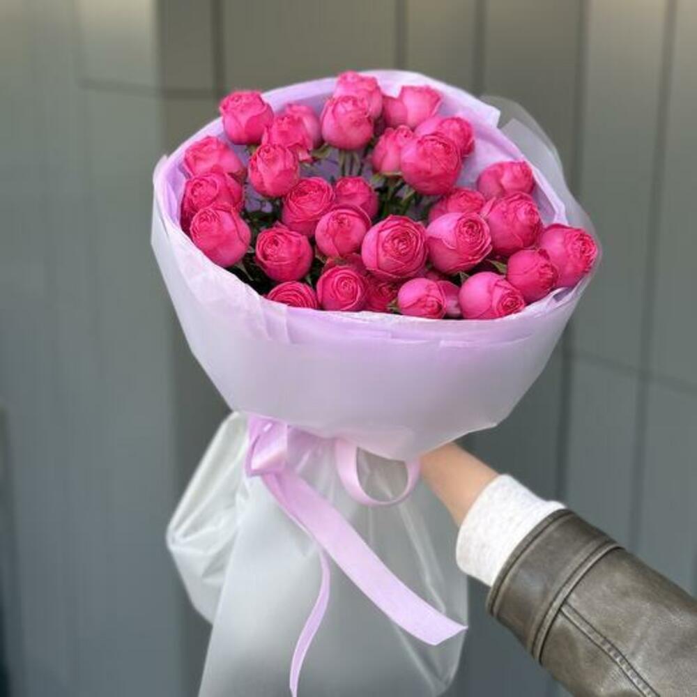 Букет Жизель из 7 веток кустовой розы