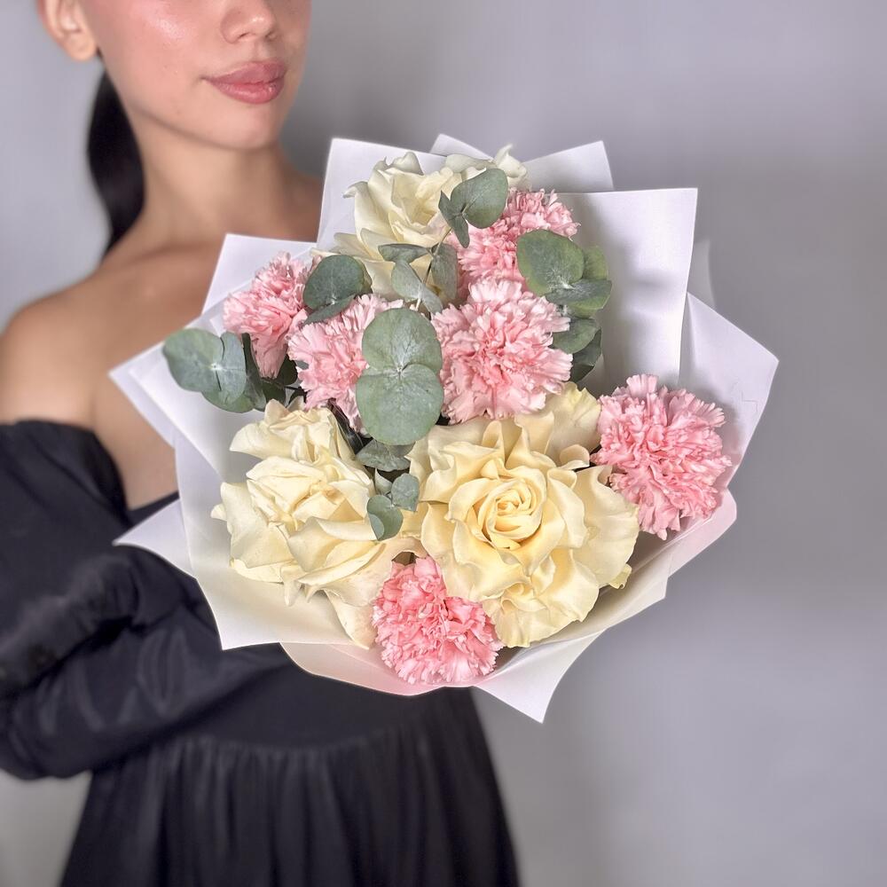 Нежность в каждом лепестке 💕 Французские розы и диантусы