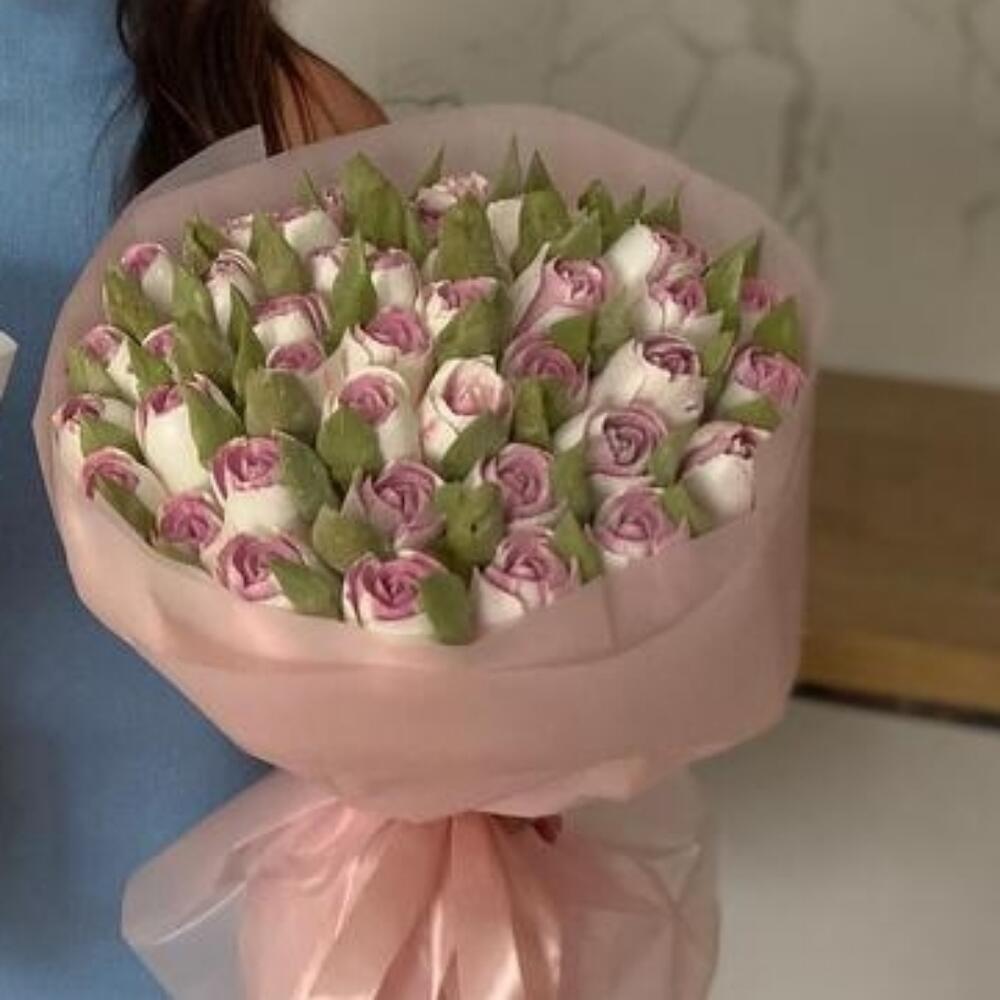 Букет из бело-розовых зефирных тюльпанов, размер XL