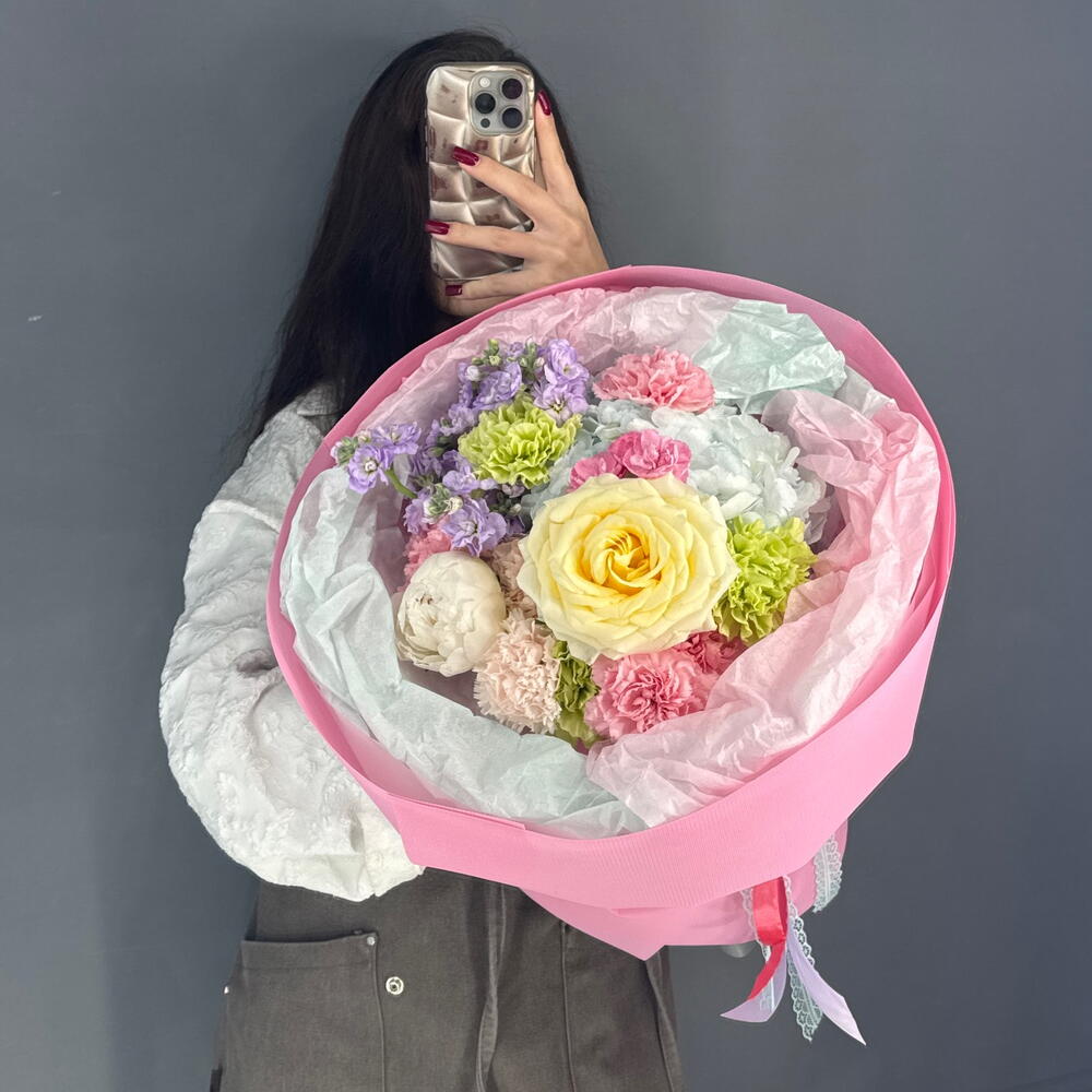Дофаминовый букет🪻🌼🌺🌸🌹 голубая Гортензия, диантусы, маттиола и пион