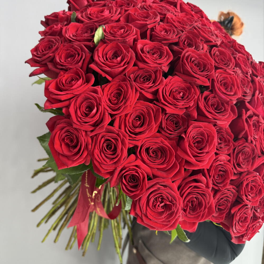 Моно букет с эфектом  101 🌹 Ред Наоме